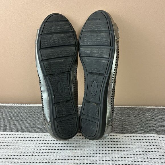 Ann Klein Sport Women’s Silver Ballet Flats Size 8.5 - Picture 8 of 8